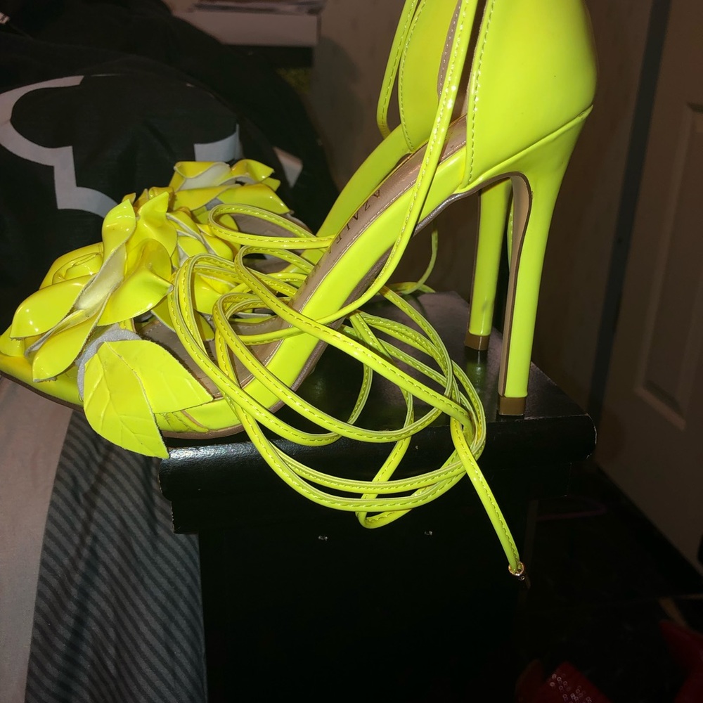 Heels - Picture 3 of 5